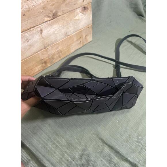 Geometric Luminous Purses and Handbags for Women Holographic Reflective Crossbod - Picture 6 of 15